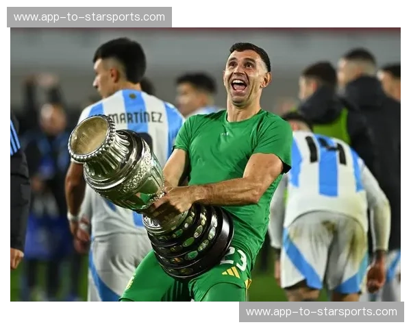 宿命对决：巴特与勒沃，绿茵场上的双雄争霸